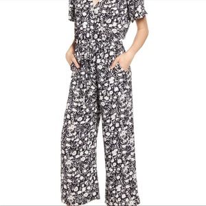 Caslon Nordstrom floral flutter sleeve jumpsuit